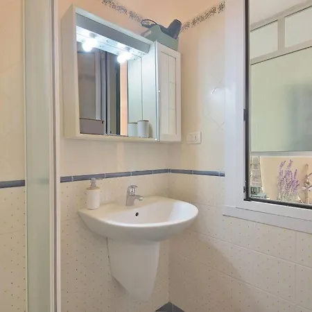 Janette Flexyrent * Rapallo